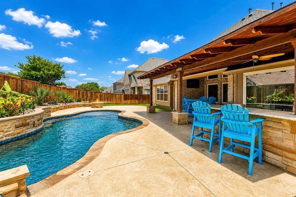 3012 Leesa Dr