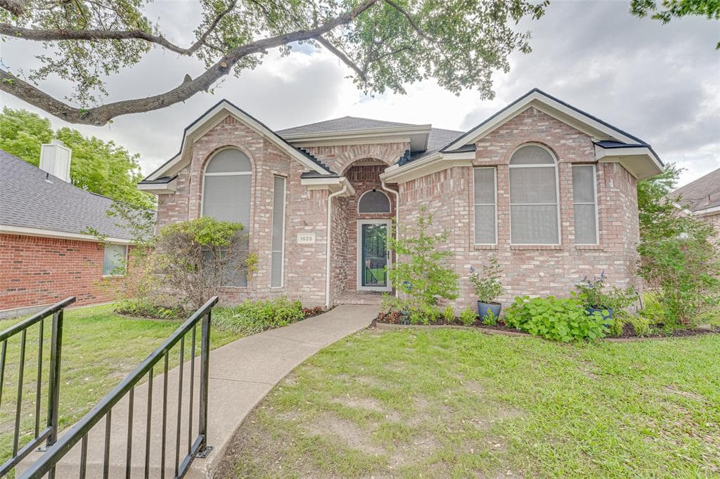1825 Ambrose Dr