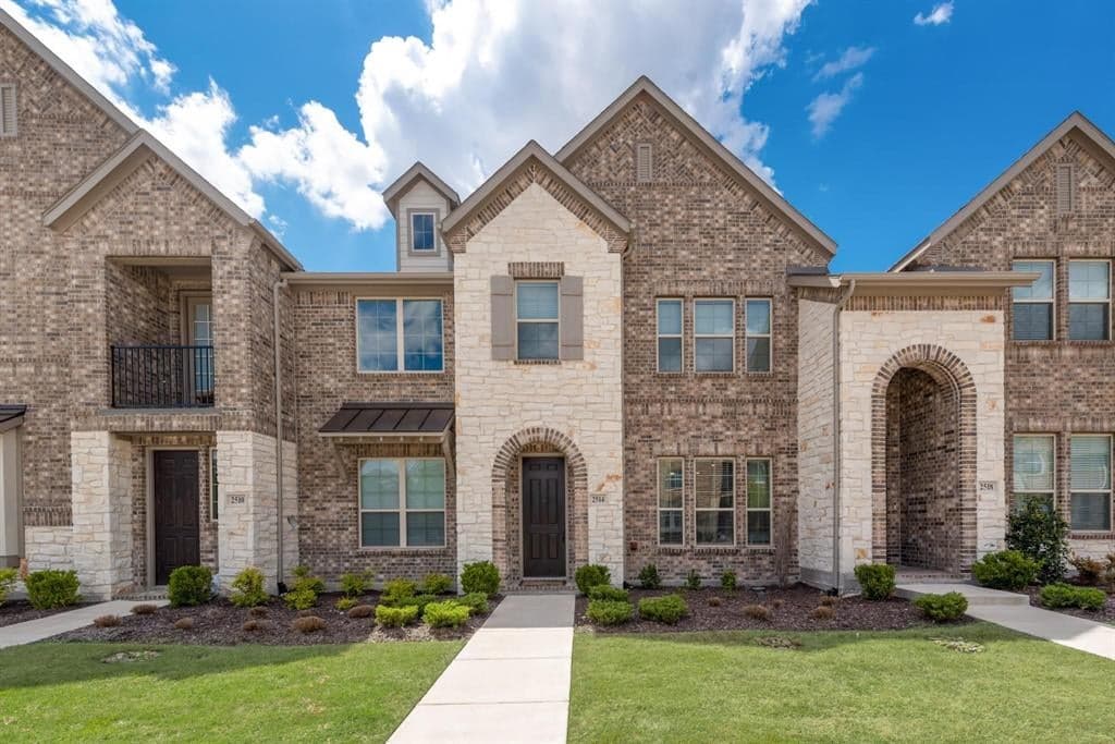 2514 Barnwood Ln