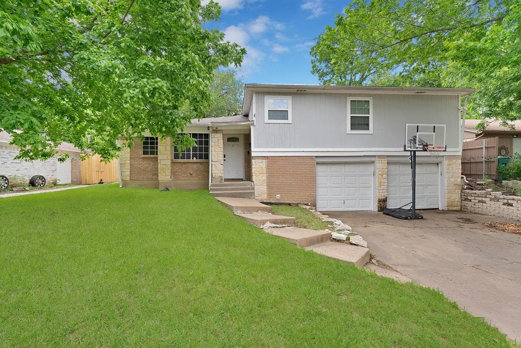 2904 Raton Dr