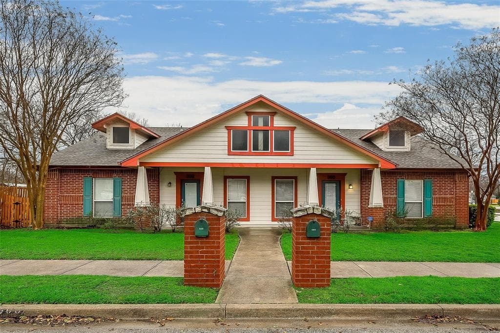 300 E Main St