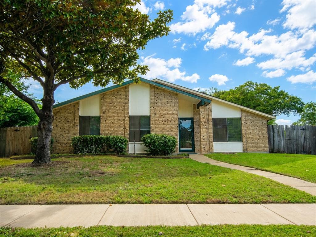 2513 Trailridge Dr