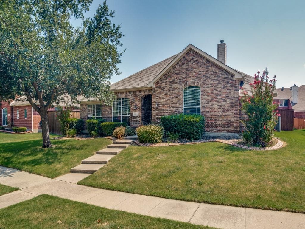 6901 Westover Dr