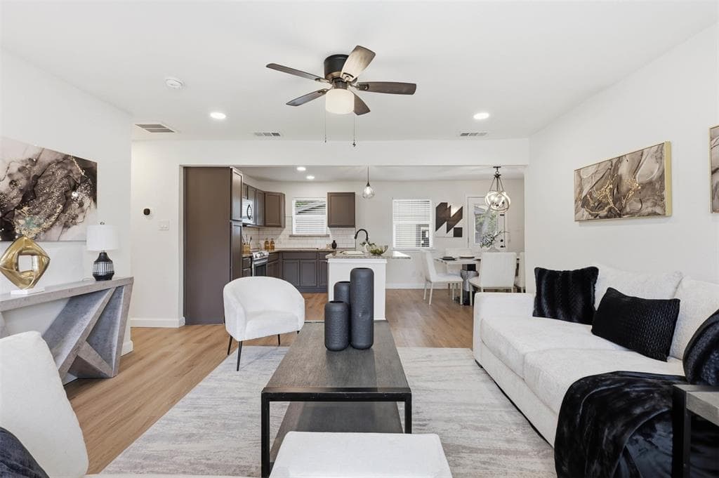 2511 Emerald Dr