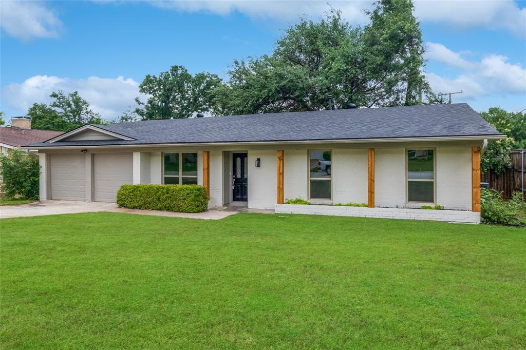 2004 York Dr