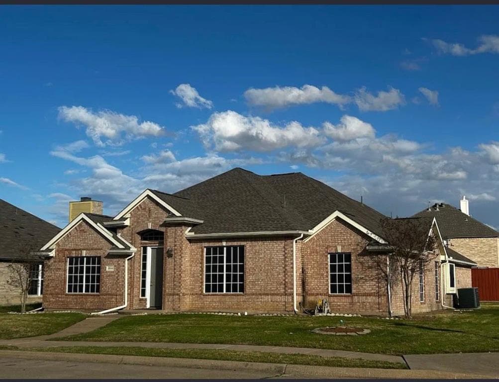 3844 Gillespie Dr