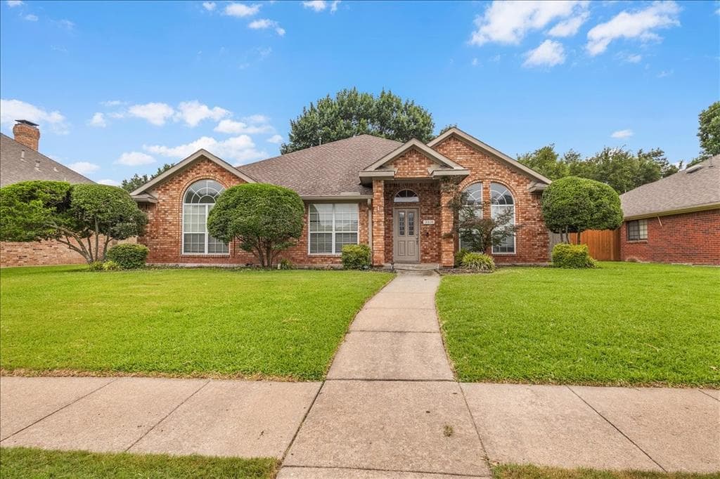 3314 Suzanne Dr