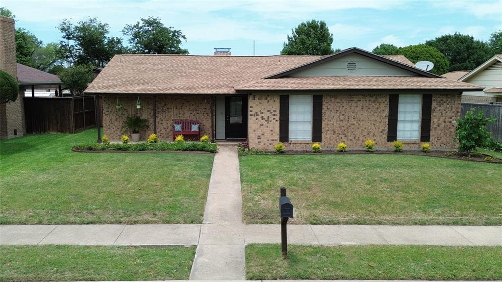 2137 Village Green Dr