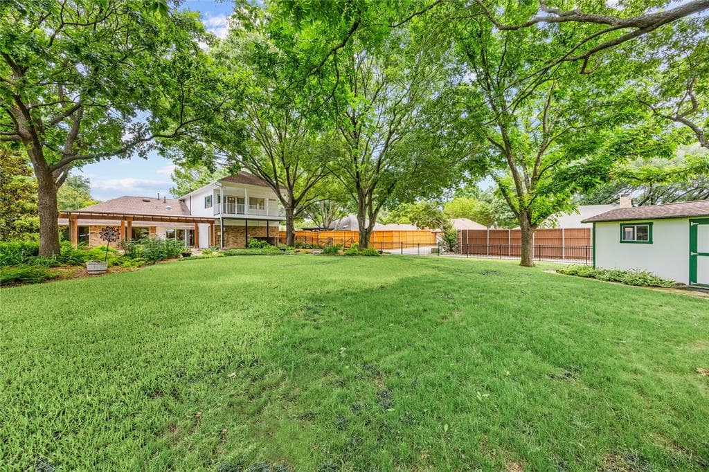 1609 Iowa Dr