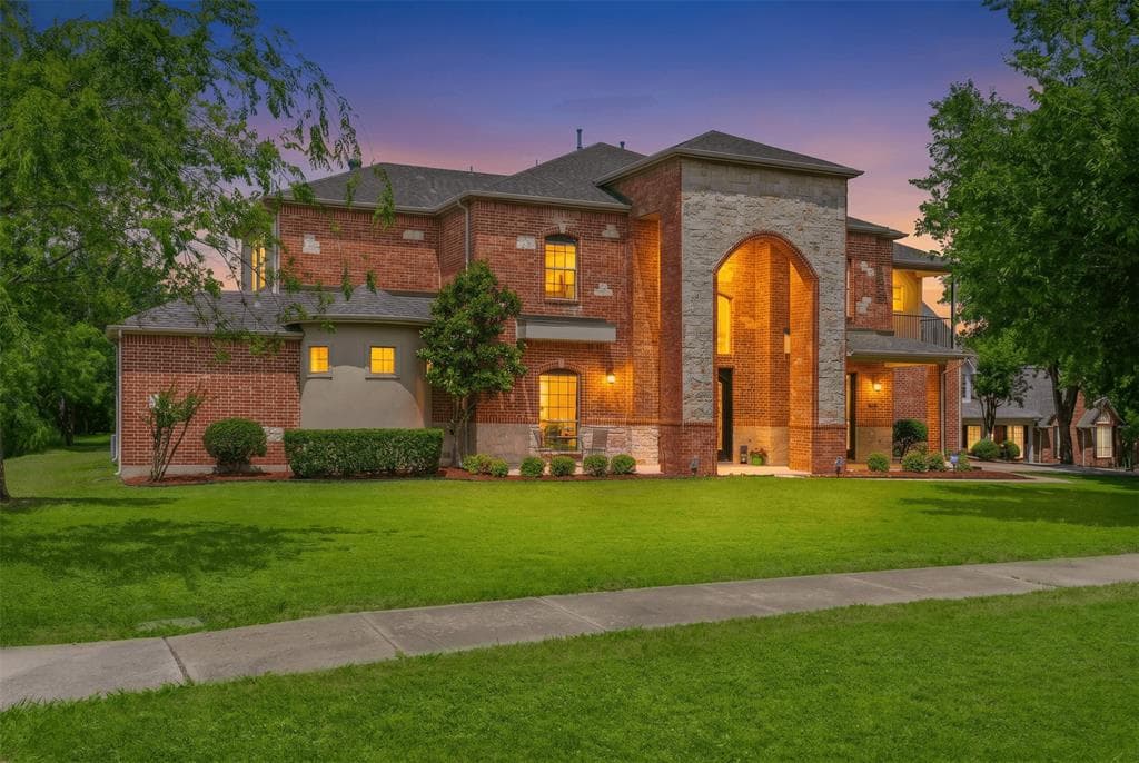 626 Oak Tree Cv