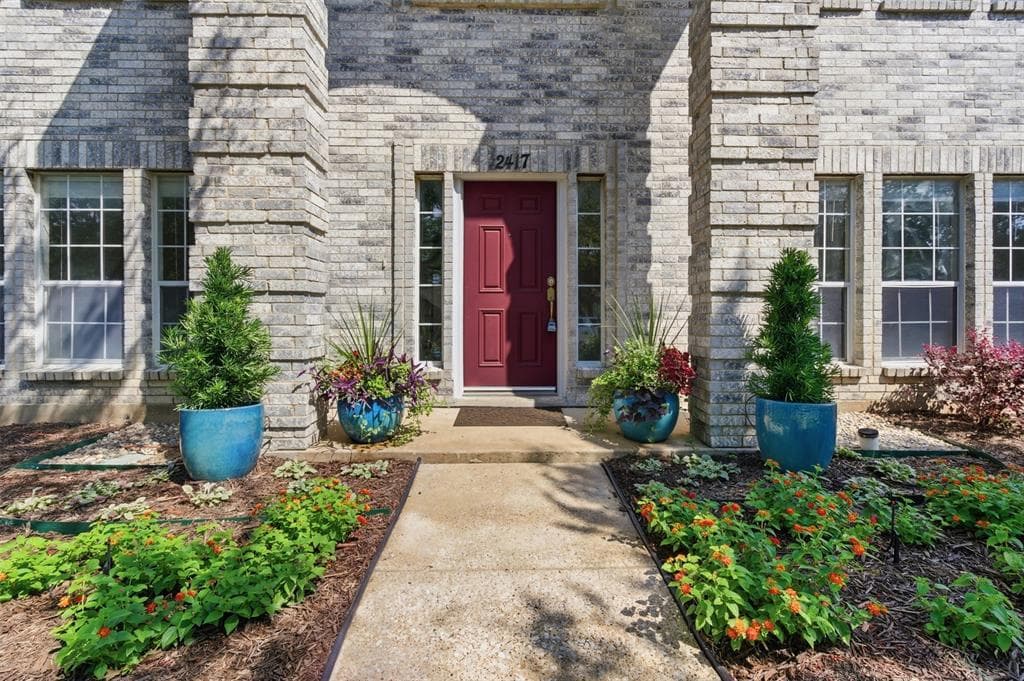 2417 Rebecca Dr