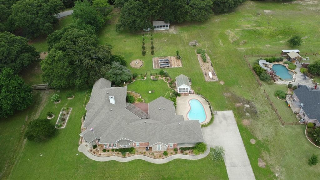 4082 Tracy Ln