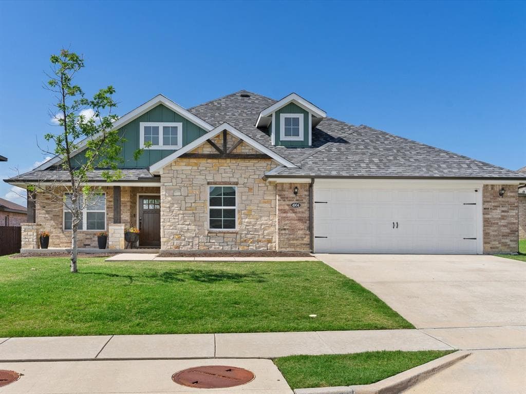 4904 Stratford Place Dr