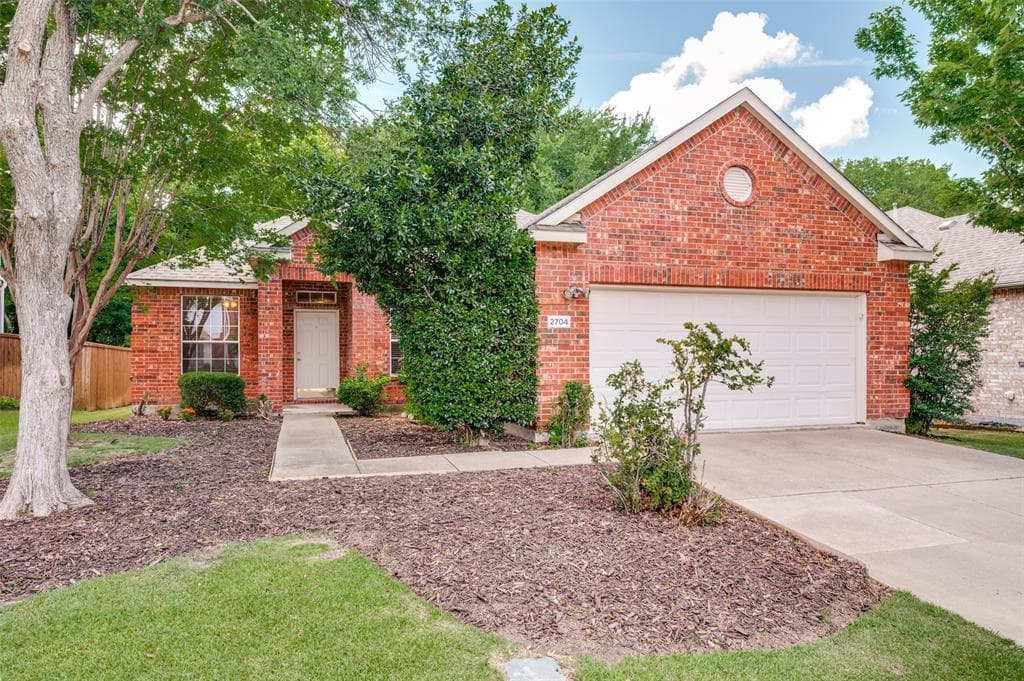 2704 Cypress Point Dr