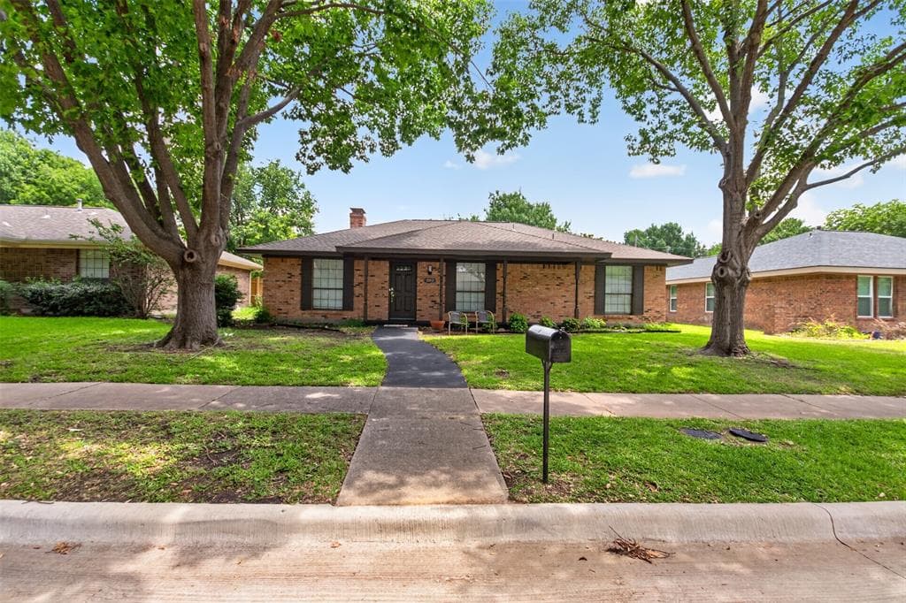 302 Gwendola Dr