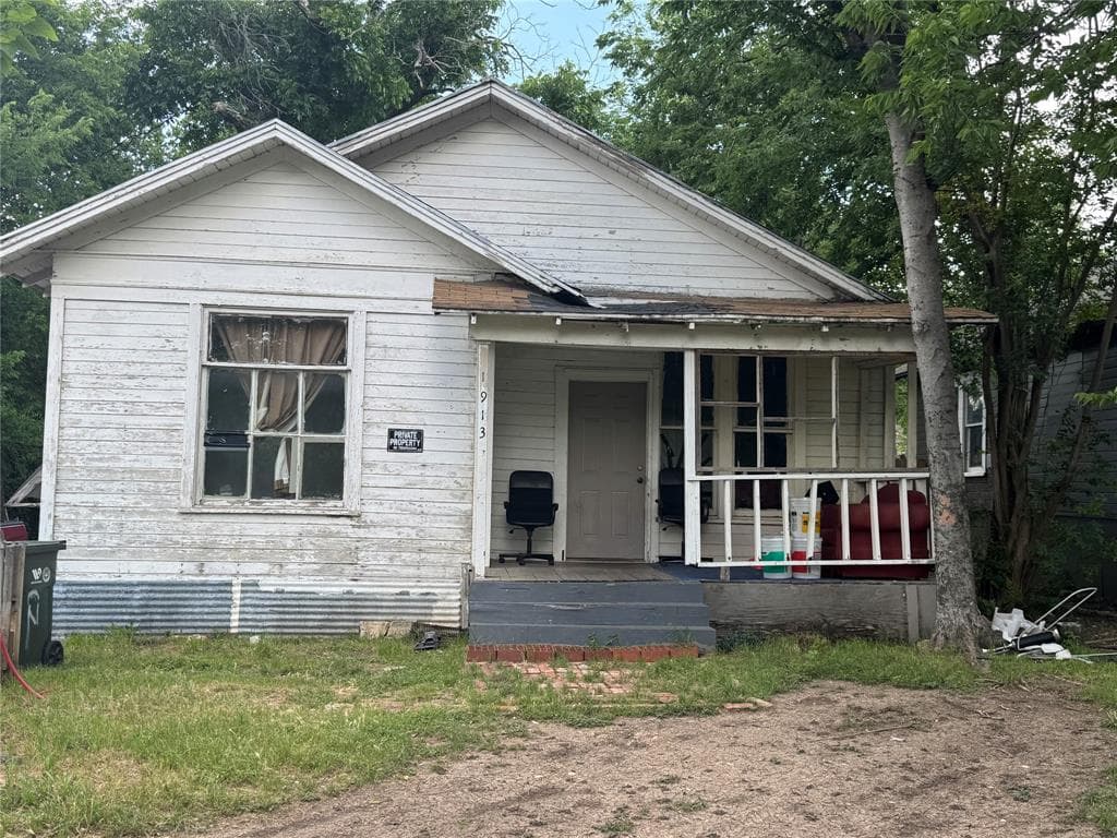 1913 Homan Ave