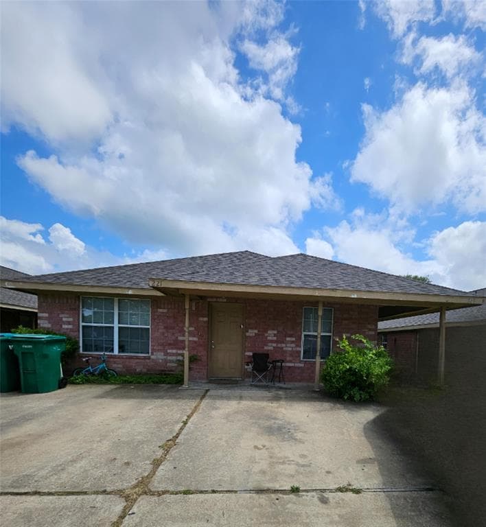219-221 E Craven Ave