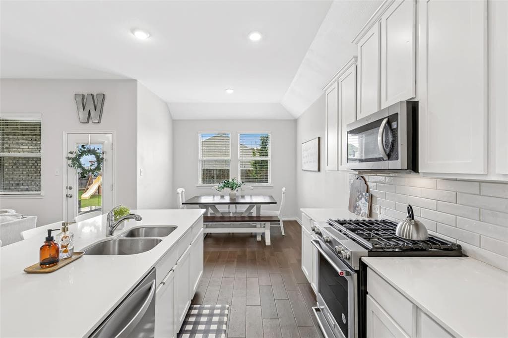 11231 Hawks Landing Dr