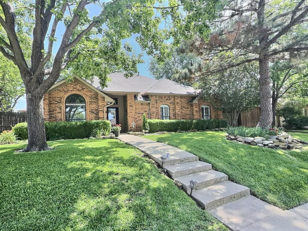 721 Eagle Dr