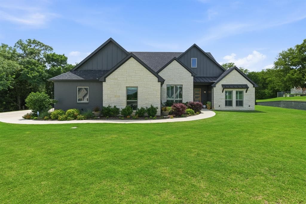 1054 Meadow Wood Ter