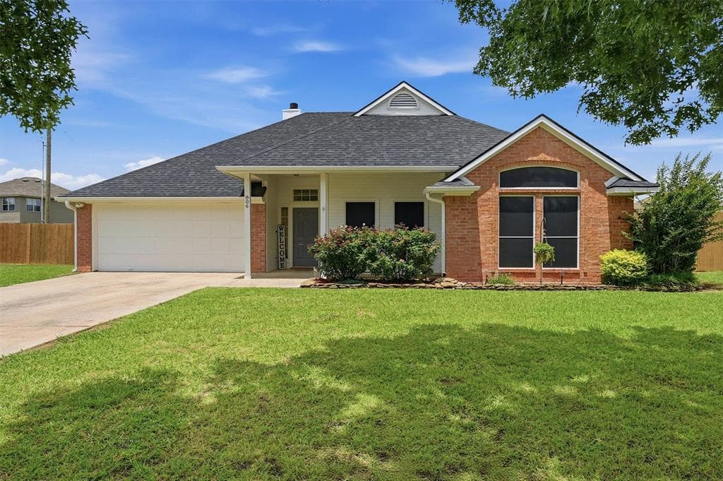 806 Birch Cir