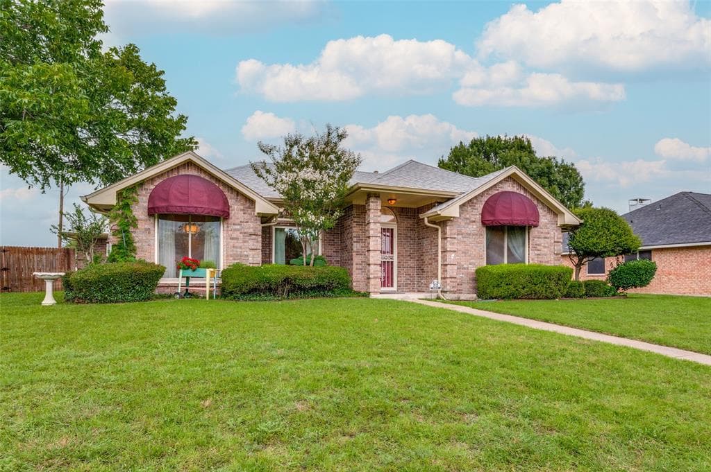 305 Sondra Way