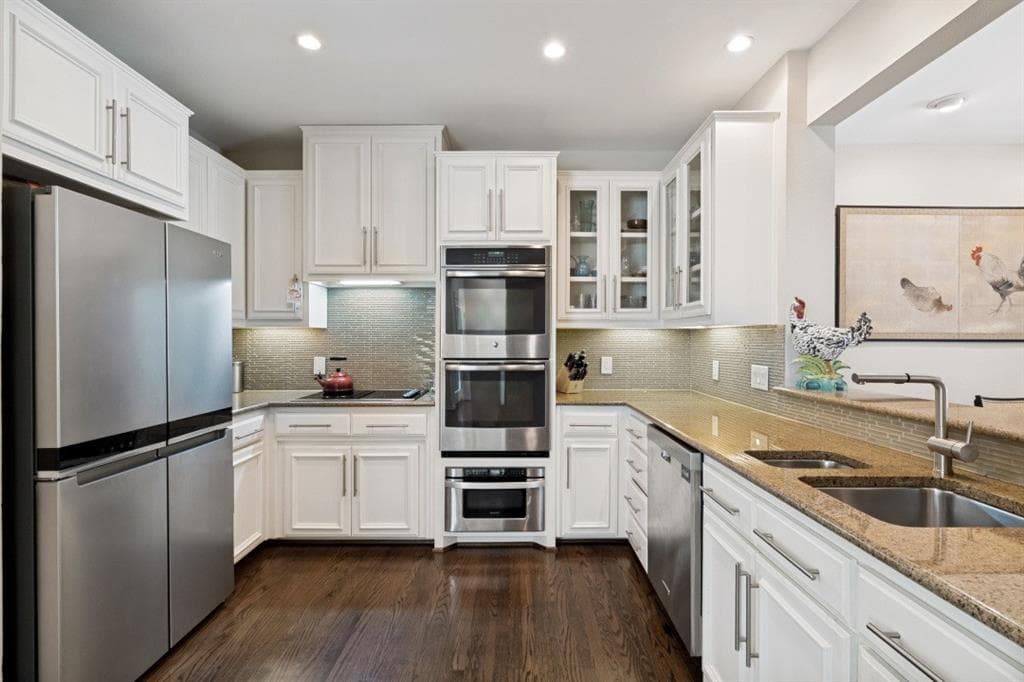 4122 La Place Dr