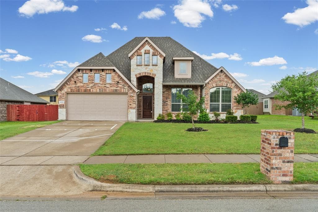 1112 Ethan Dr