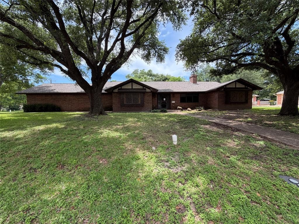 803 Val Verde Pl