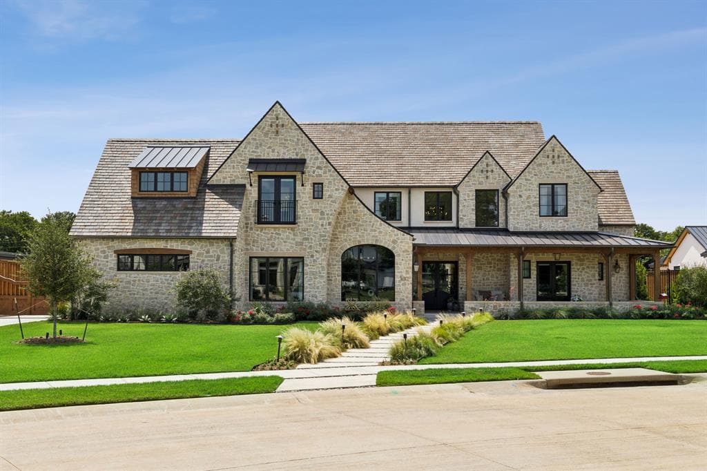 300 Sanctuary Cir