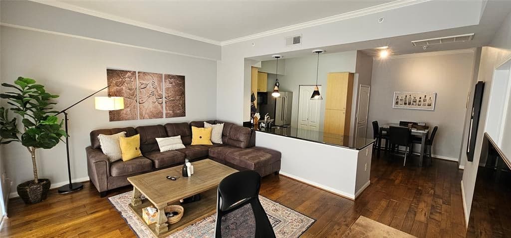 3225 Turtle Creek Blvd Apt 110
