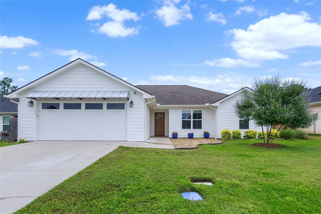 111 Lainey Ln