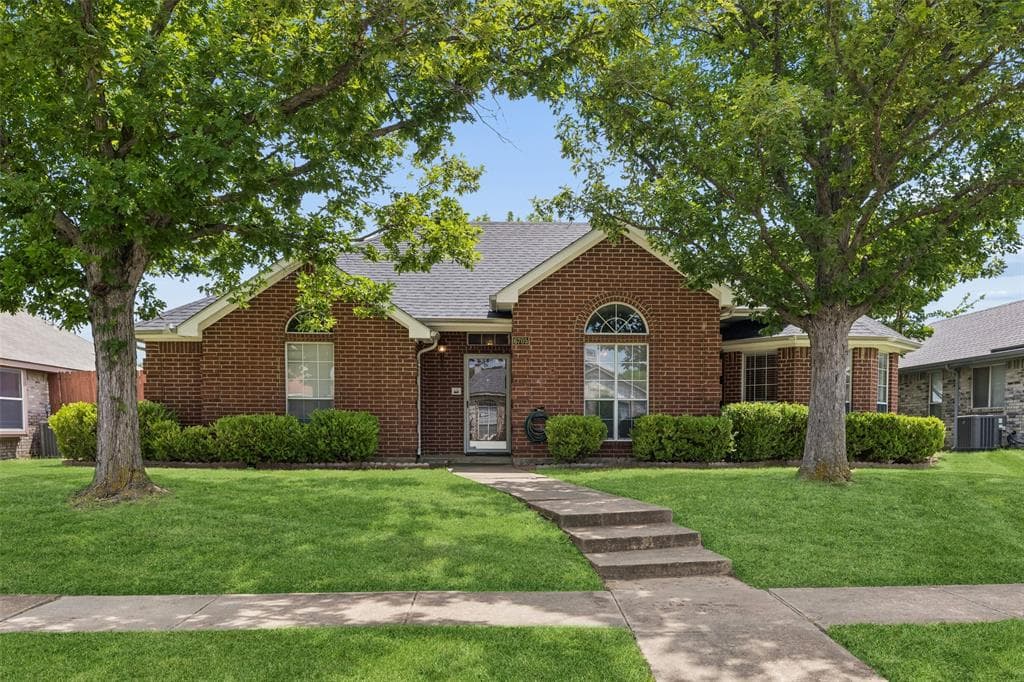 6705 Bluebell Dr