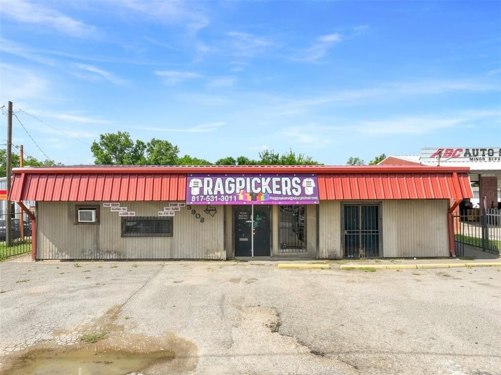 3908 Mansfield Hwy