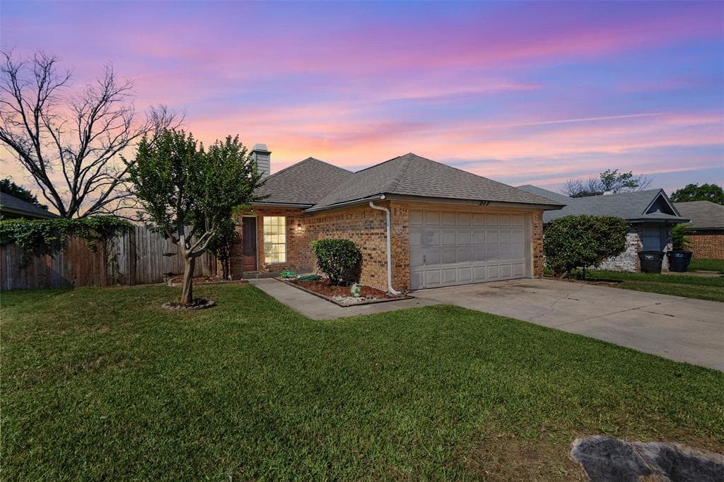 217 N Bugle Dr