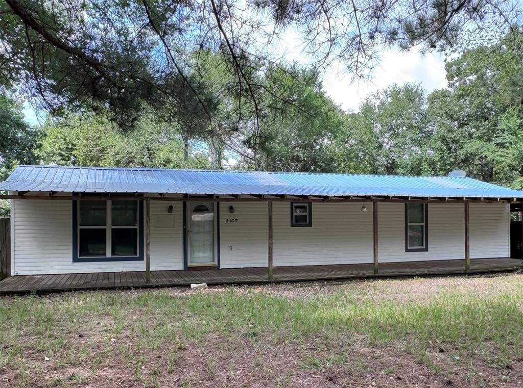 6107 Apache Dr