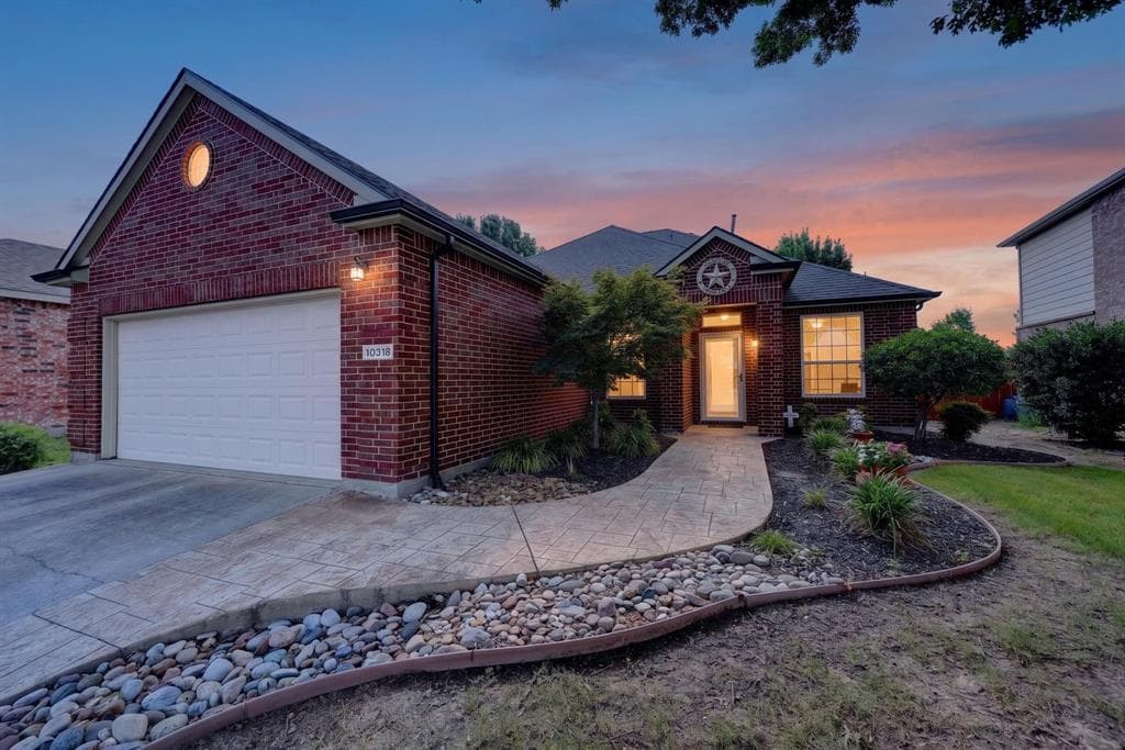 10318 Augusta Ln