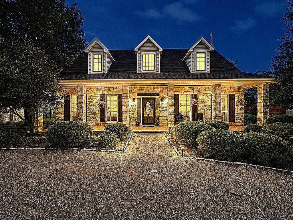 1170 Brazos Loop