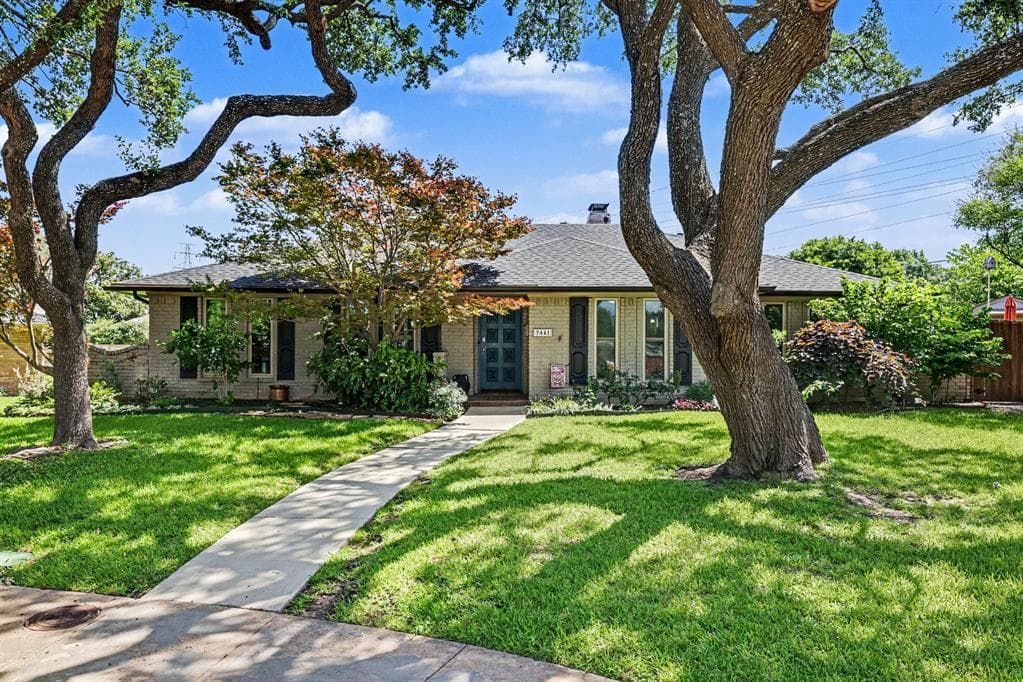 7441 Whispering Pines Dr