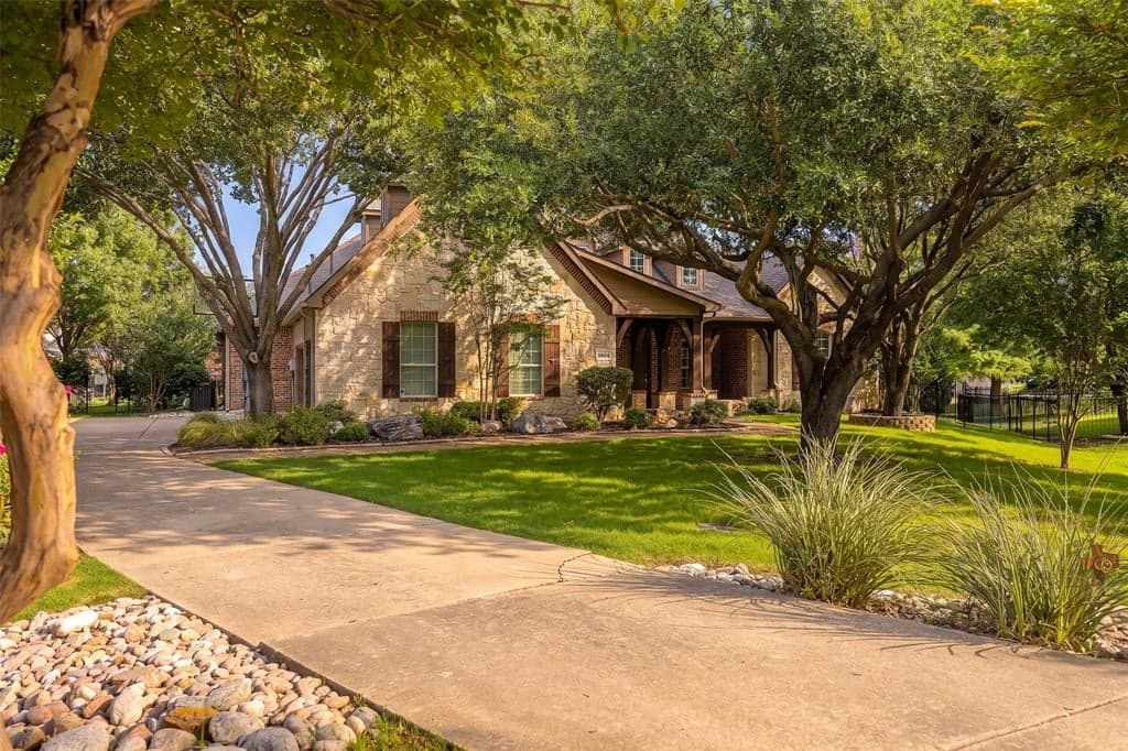 5804 Beechwood Ct