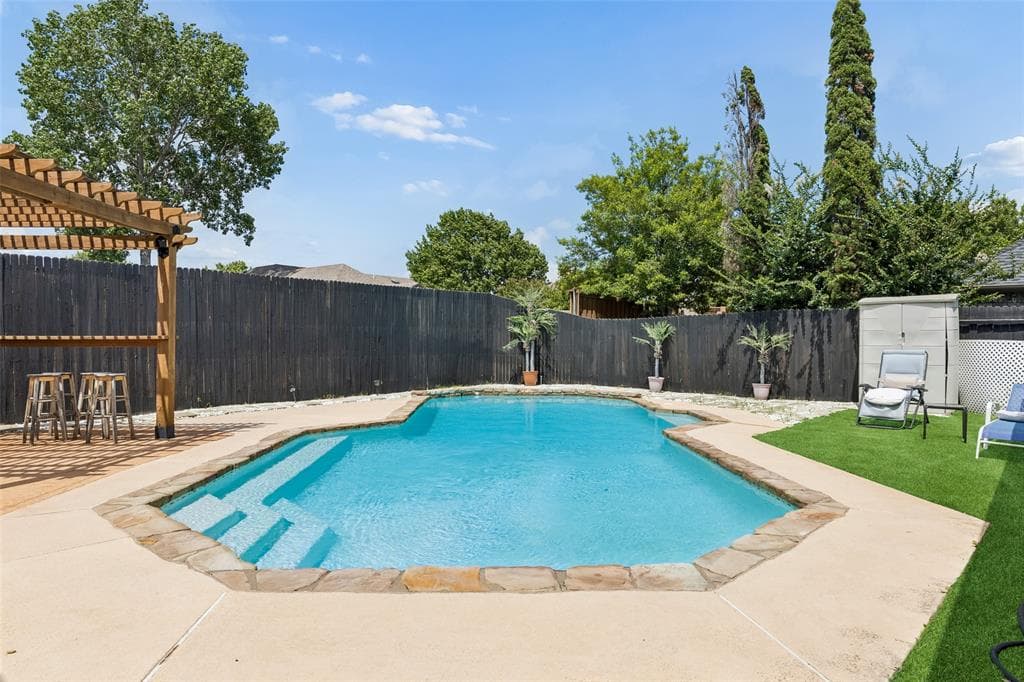 2405 Hanover Ct