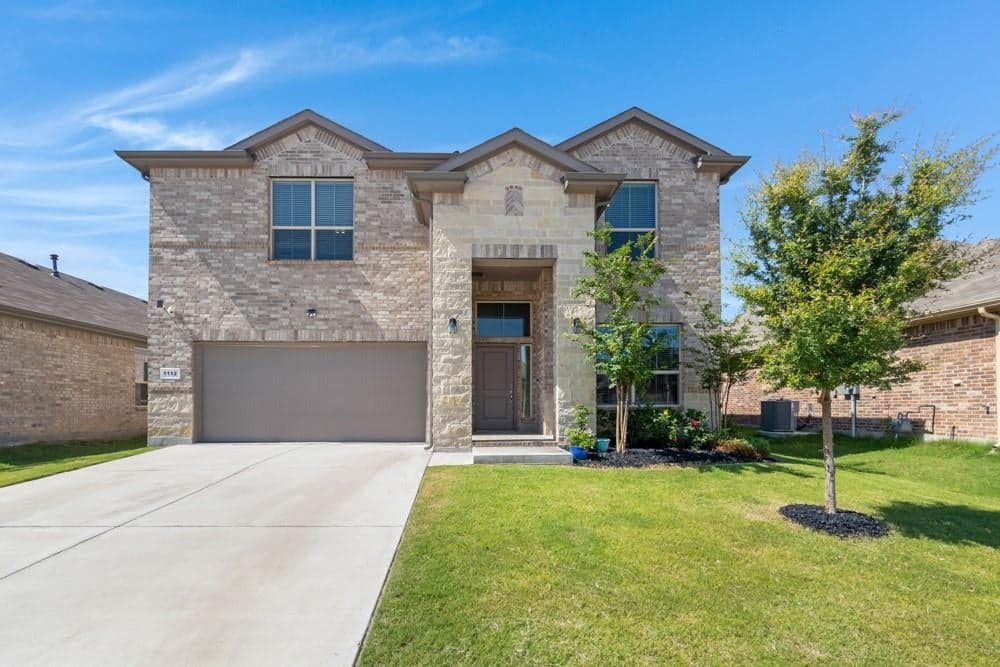 1112 Croxley Way