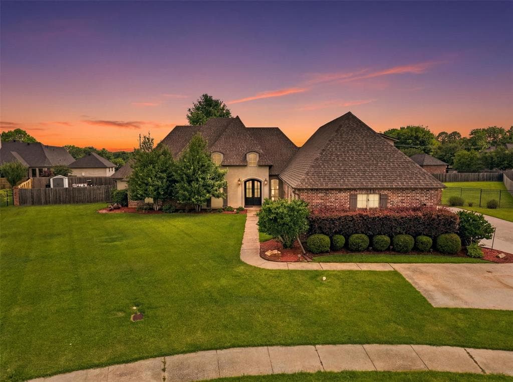 605 Fall Winds Cir