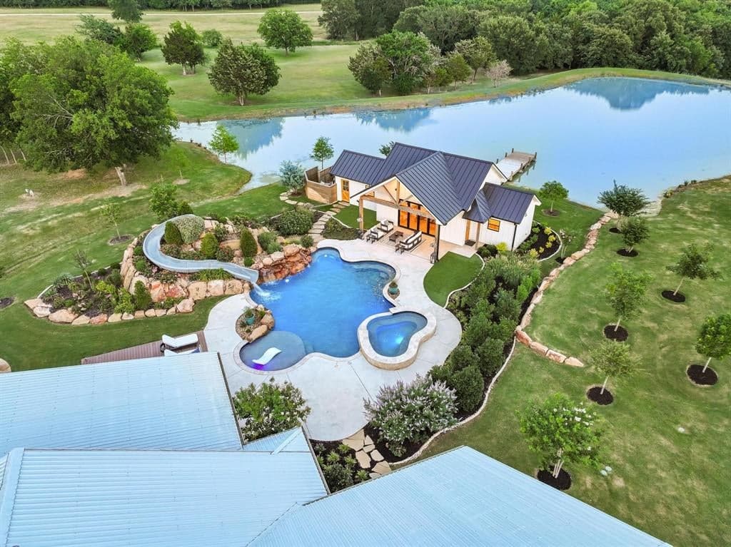 192 Mcclain Ln