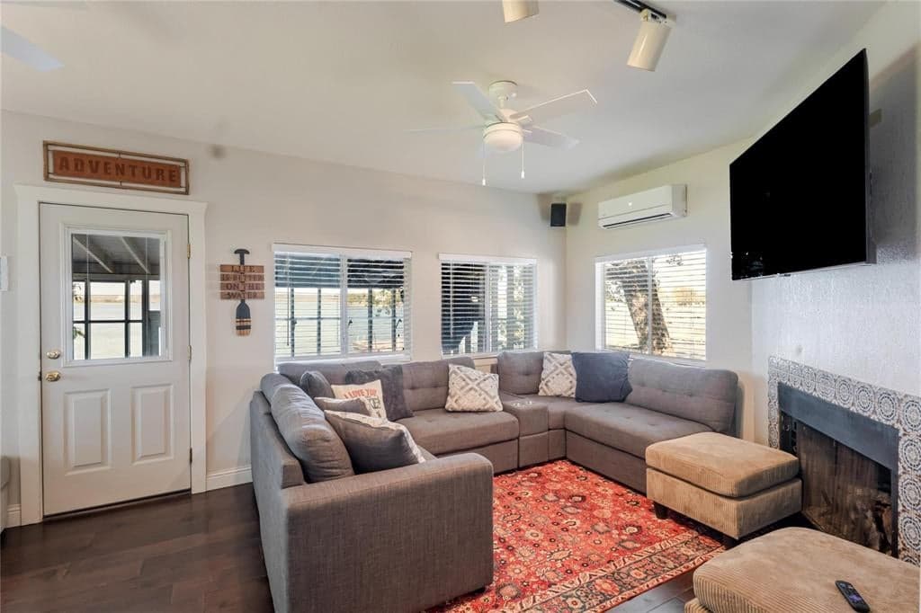 Gallery image 3