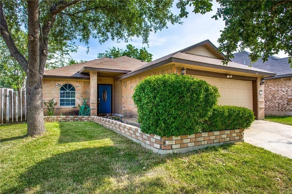 6817 Haltom Rd