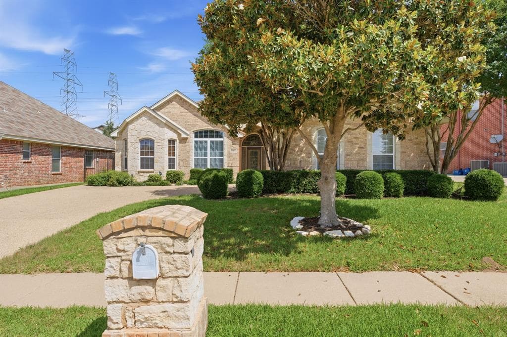 5504 Plata Ln