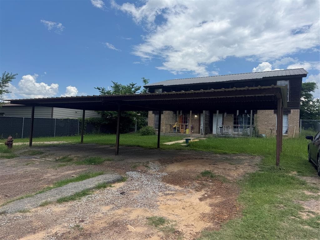 212 N Mimosa St