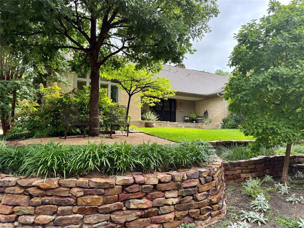 10115 Chesterton Dr
