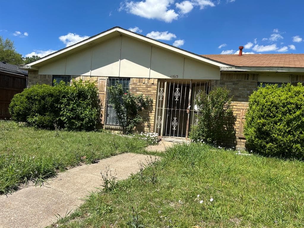 11615 Featherbrook Dr
